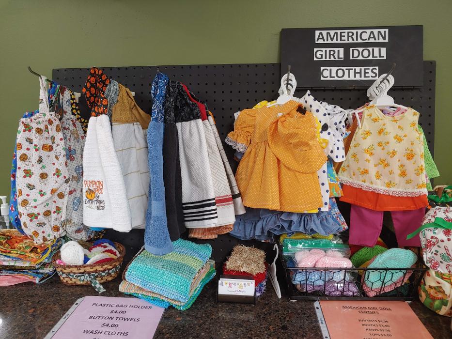 Davis Home Furnishings & Flooring Image