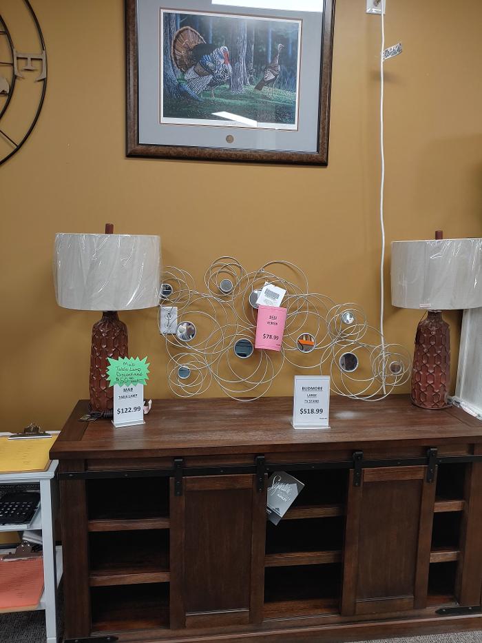 Davis Home Furnishings & Flooring Image