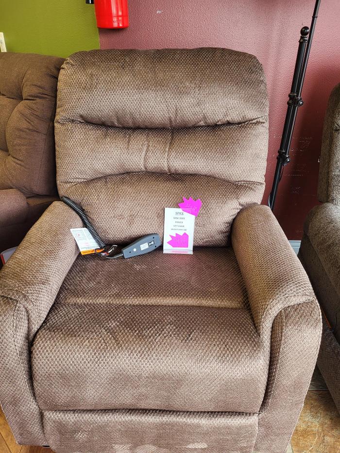 Davis Home Furnishings & Flooring Image