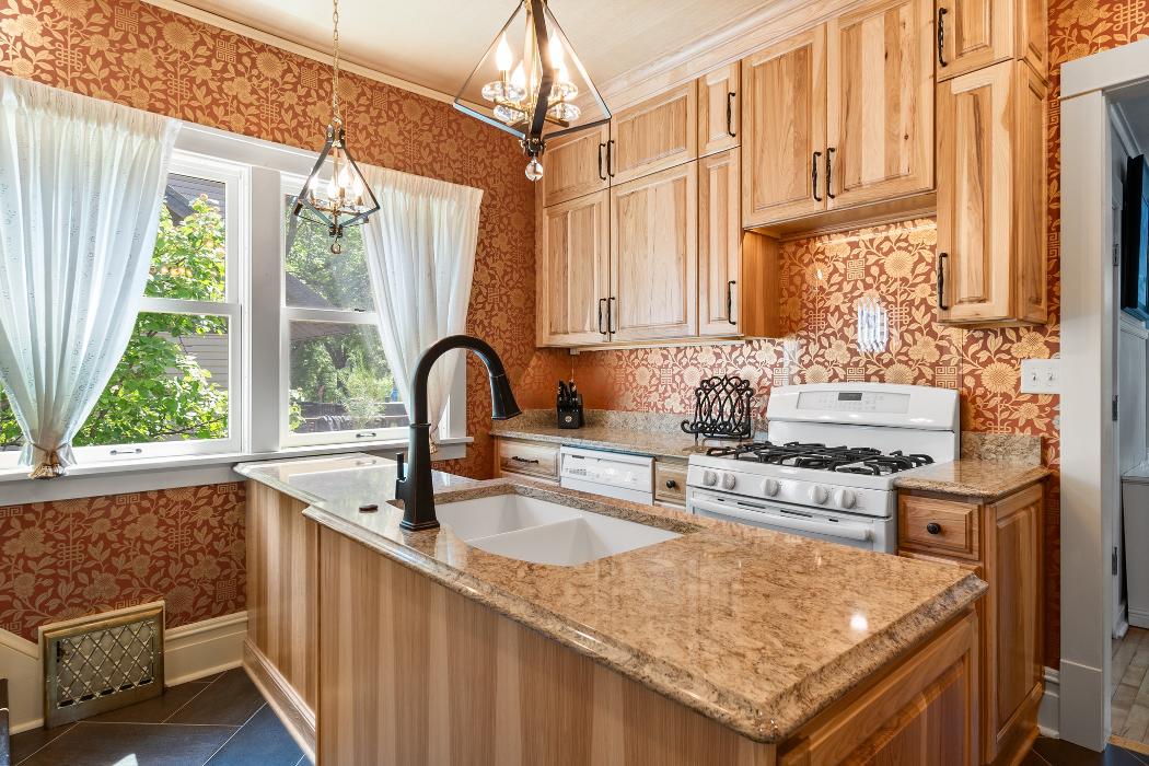 Cabinets & Design By Cozette - Whitewater, WI