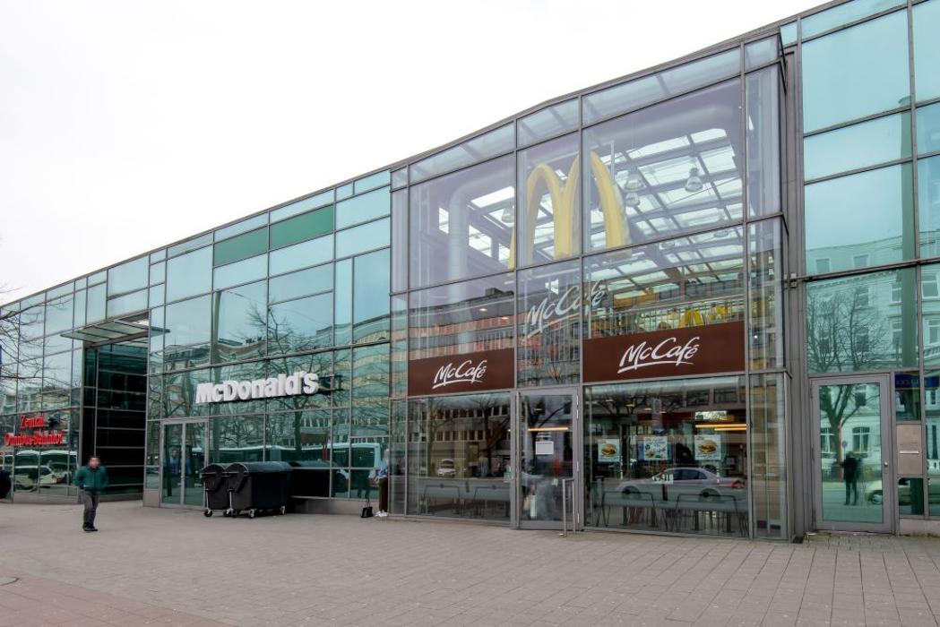 McDonald's, Adenauerallee in Hamburg