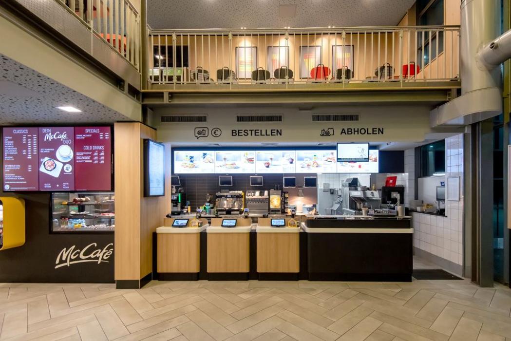 McDonald's, Adenauerallee in Hamburg