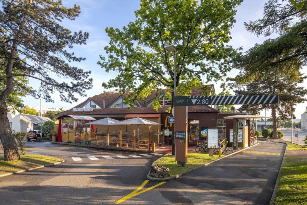 McDonald's, Defreggerweg in Regensburg