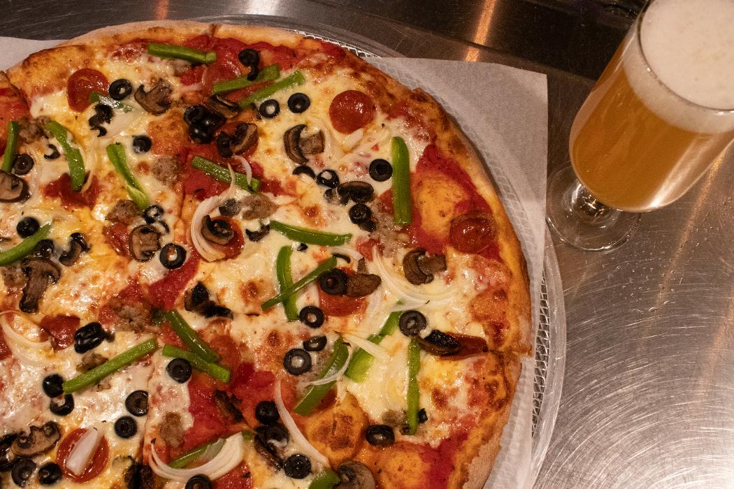 Pedro's Pizza Lounge - Hudson, WI