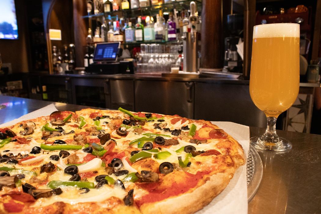 Pedro's Pizza Lounge - Hudson, WI