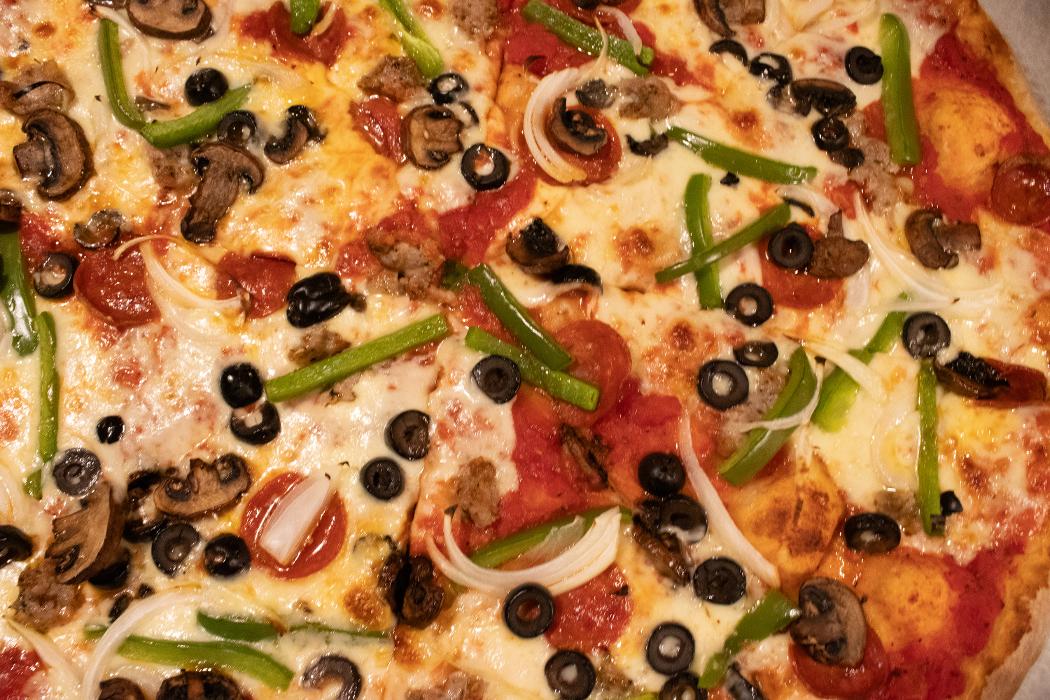 Pedro's Pizza Lounge - Hudson, WI