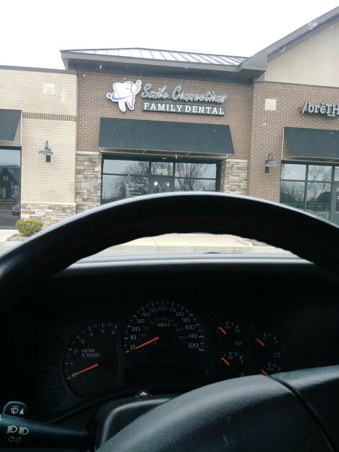 Smile Connections Family Dental LLC Logo