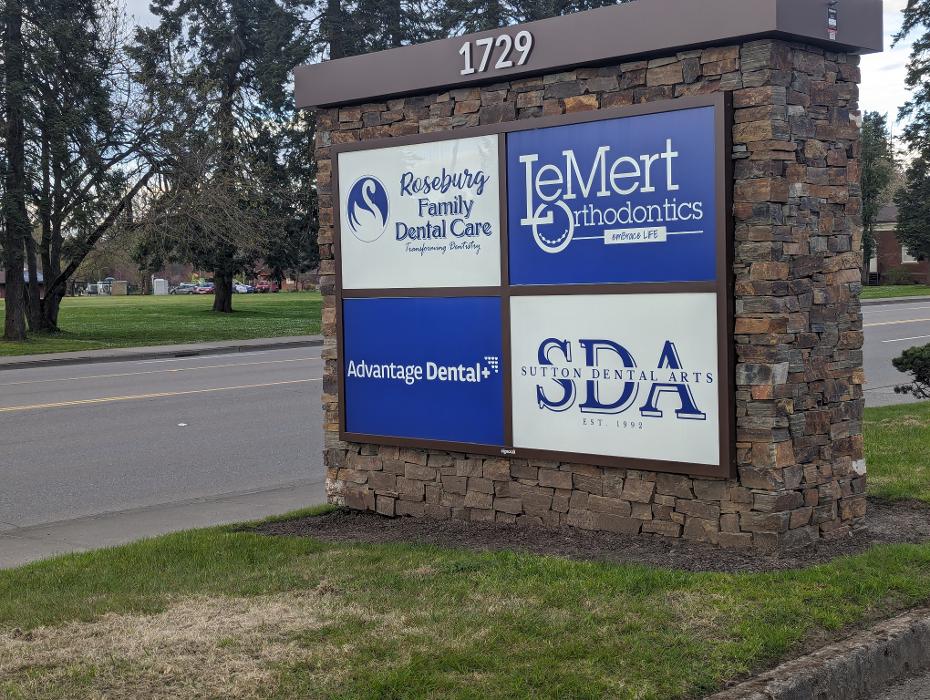 Roseburg Family Dental Care Image