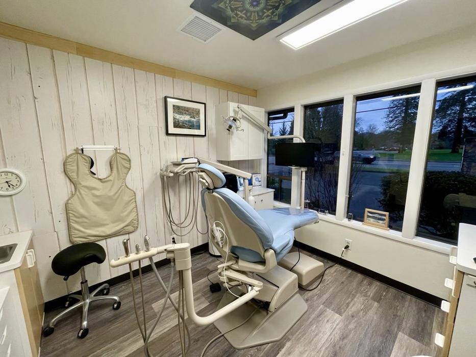 Roseburg Family Dental Care Image