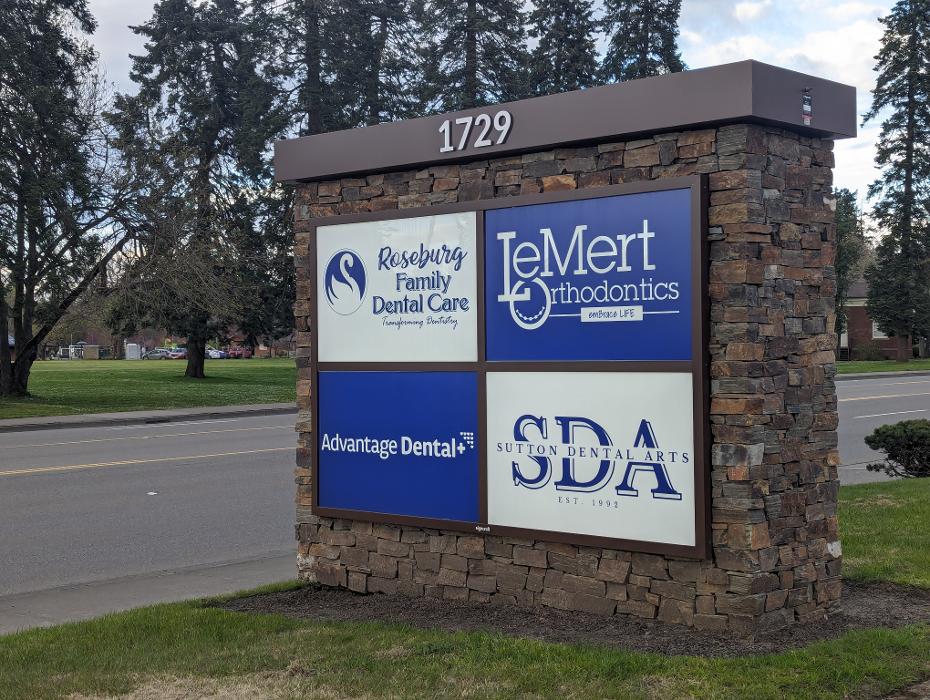 Roseburg Family Dental Care Image