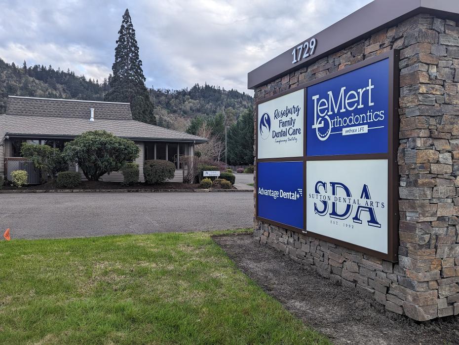 Roseburg Family Dental Care Image