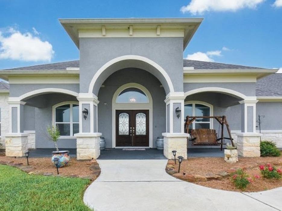 RE/MAX Professionals: Kacy Bain - El Campo, TX