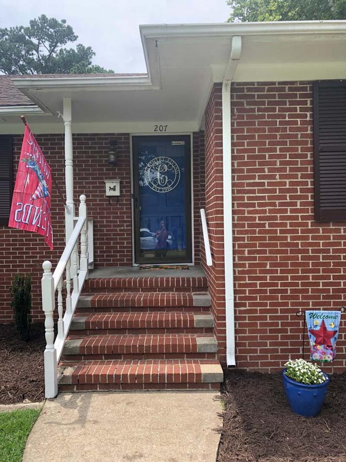 Country Living Guest Home, Inc. Logo