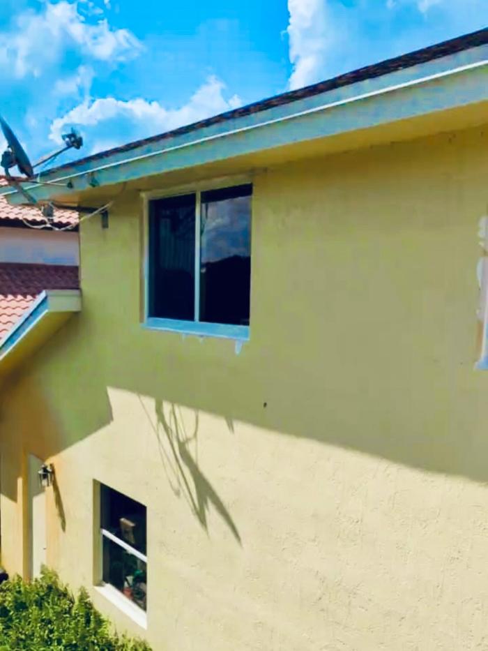 GM Door Window and Screen Image