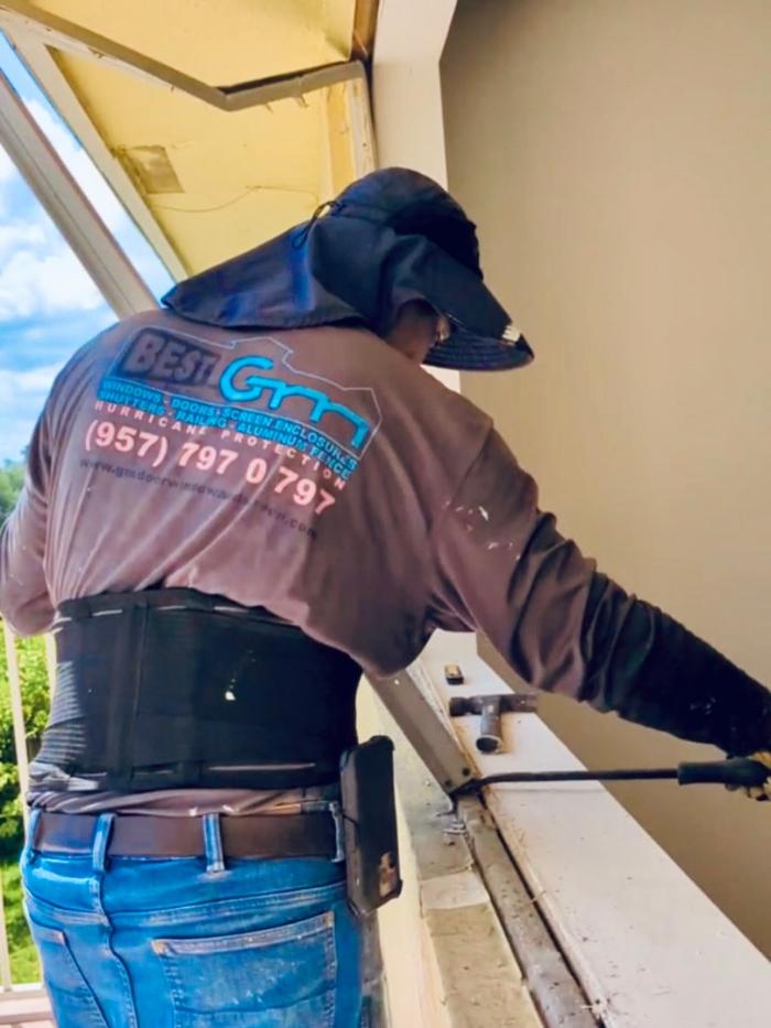 GM Door Window and Screen Image