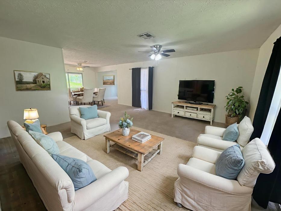 Century 21 Delia Realty Group - Leesville, LA