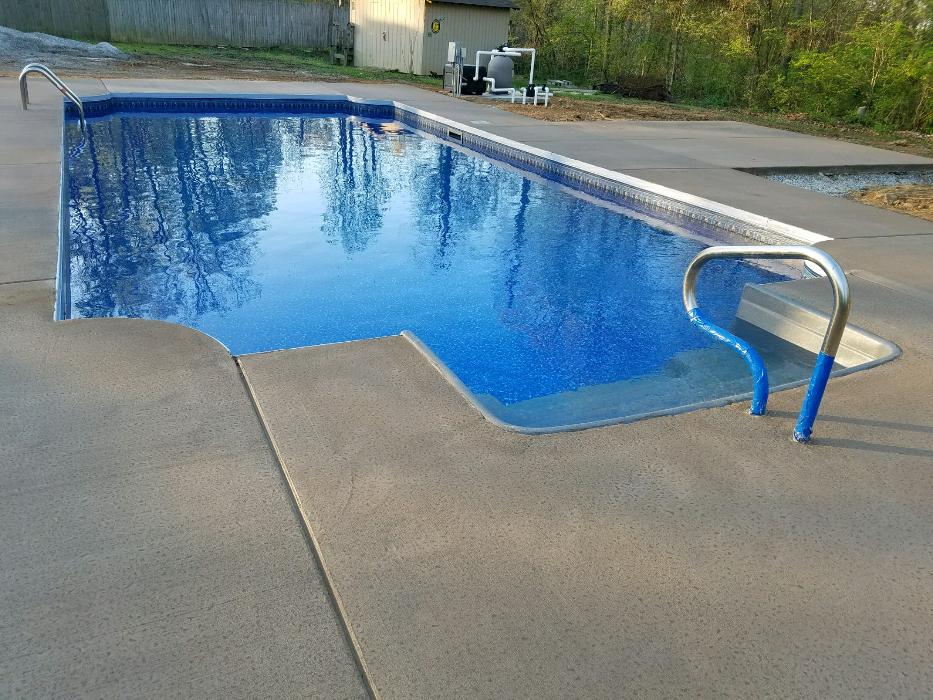Hutch Pools - White House, TN