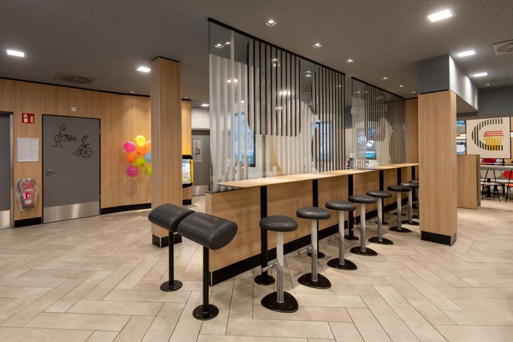 McDonald's, Rheinstraße in Krefeld