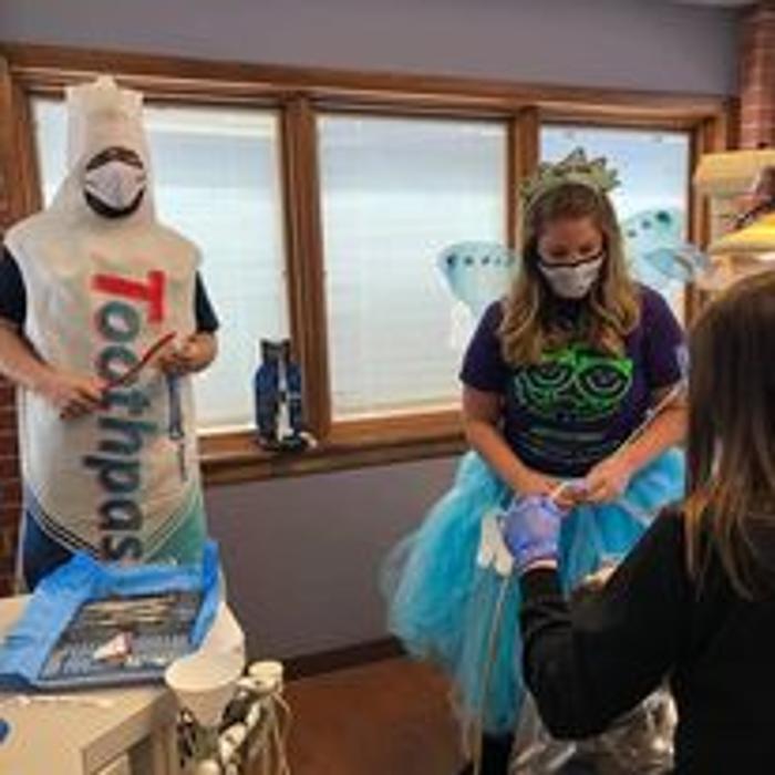 Broadway Family & Cosmetic Dentistry Image