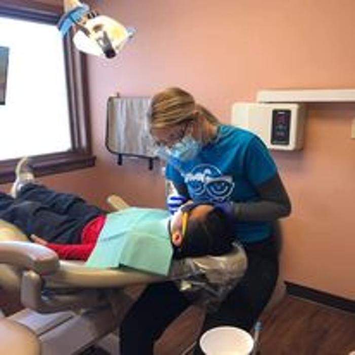 Broadway Family & Cosmetic Dentistry Image