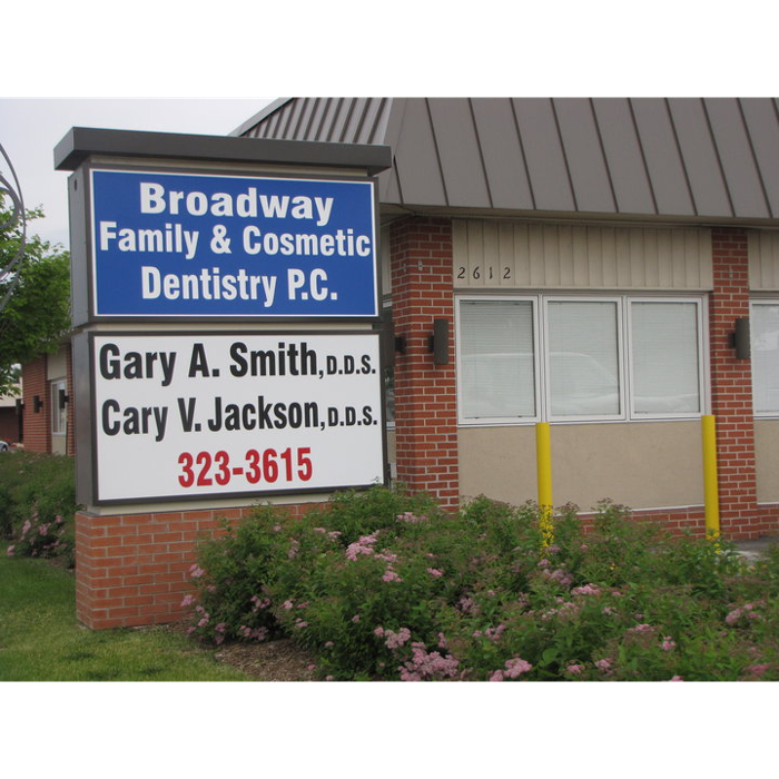 Broadway Family & Cosmetic Dentistry Image