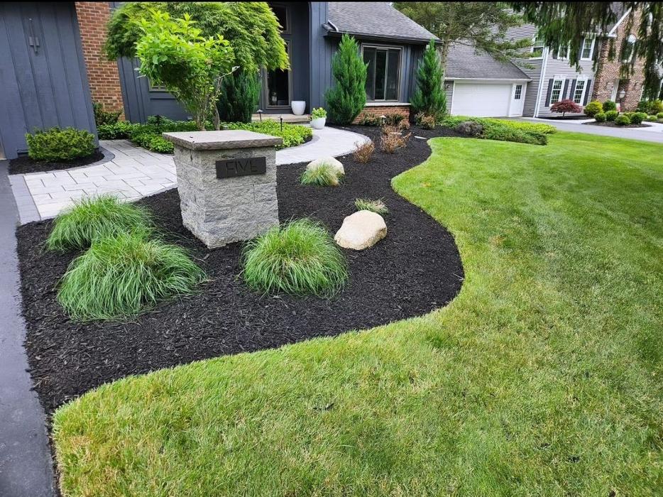 Fiorella Lawn & Landscaping Image