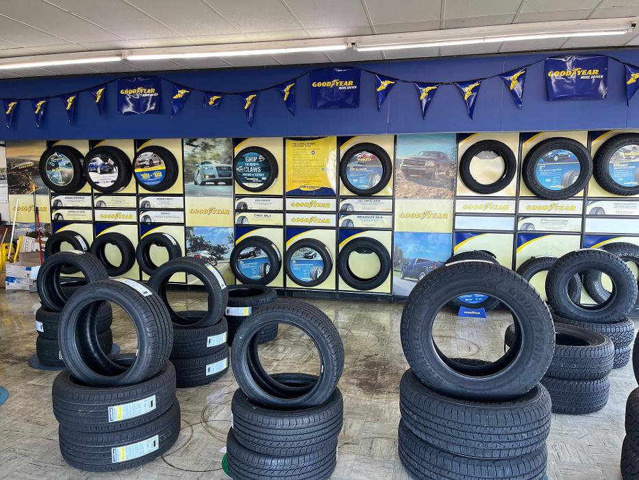Gallagher Tire & Automotive Image