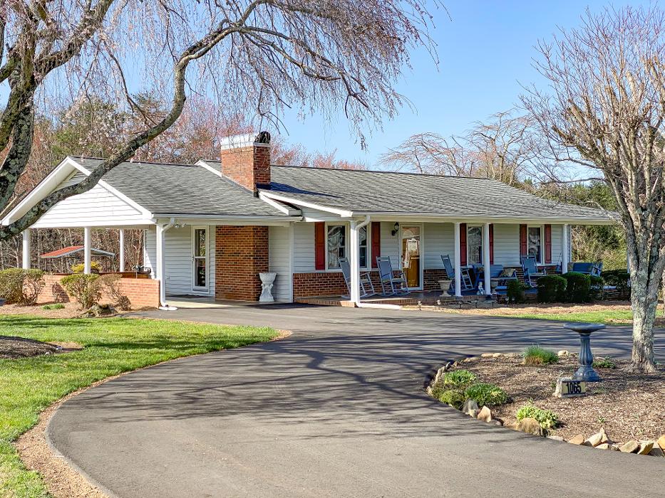 Lynch Realty Associates - Pilot Mountain, NC