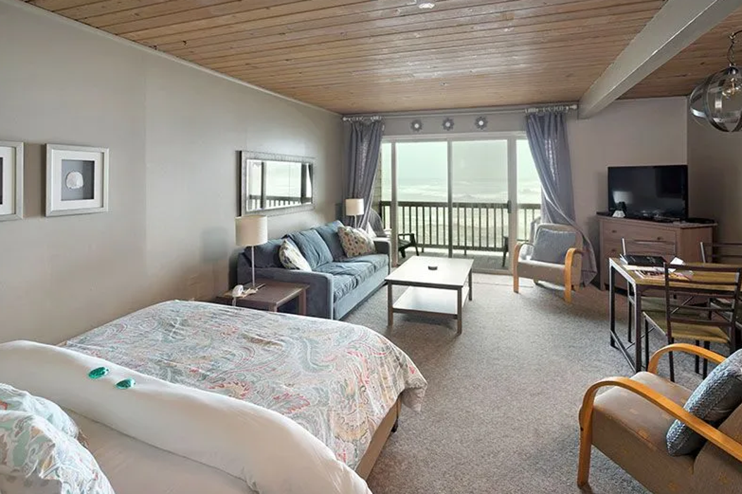 Lanai at the Cove Image