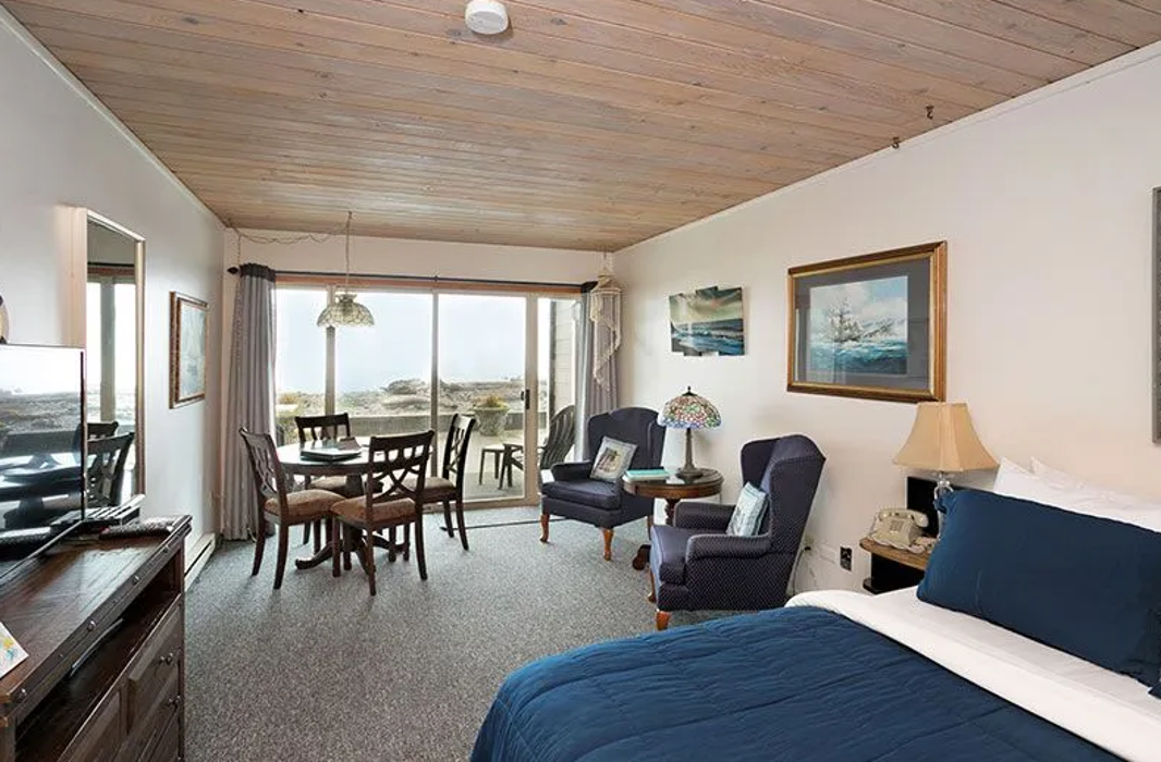 Lanai at the Cove Image