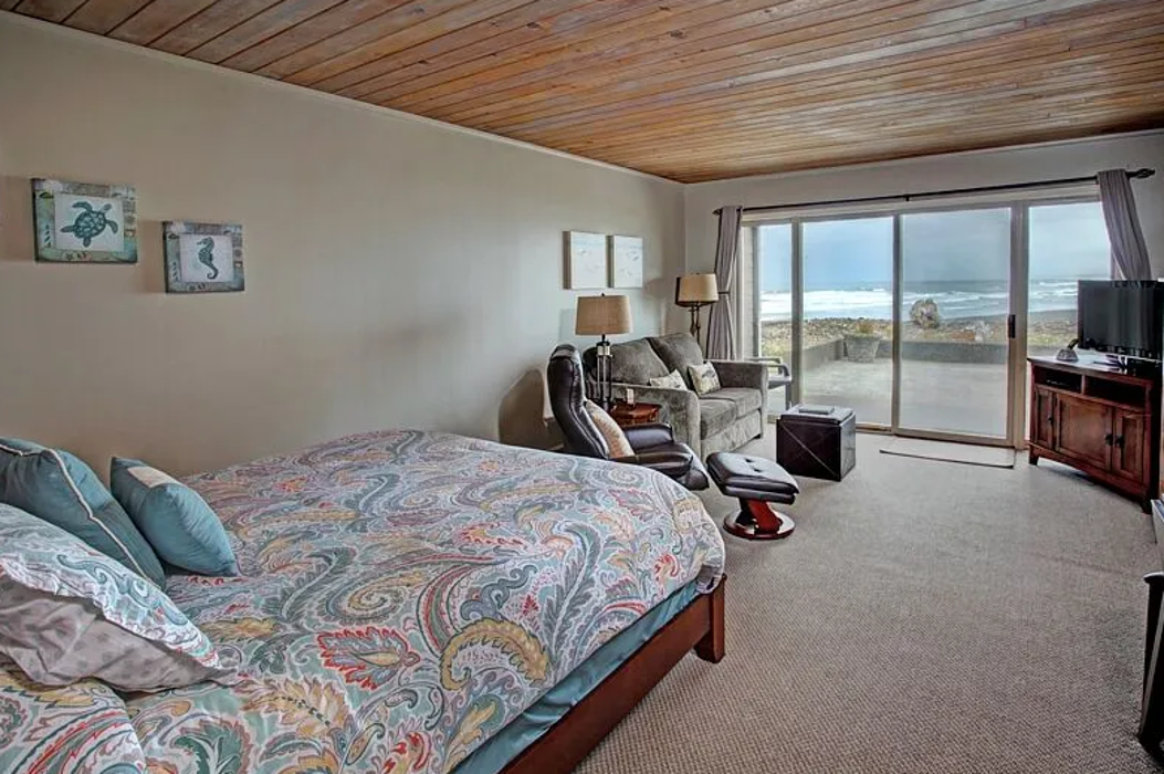 Lanai at the Cove Image