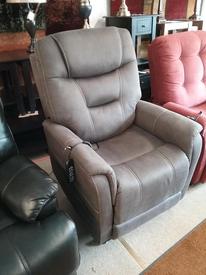 Hammond's Furniture Store - Olean, NY