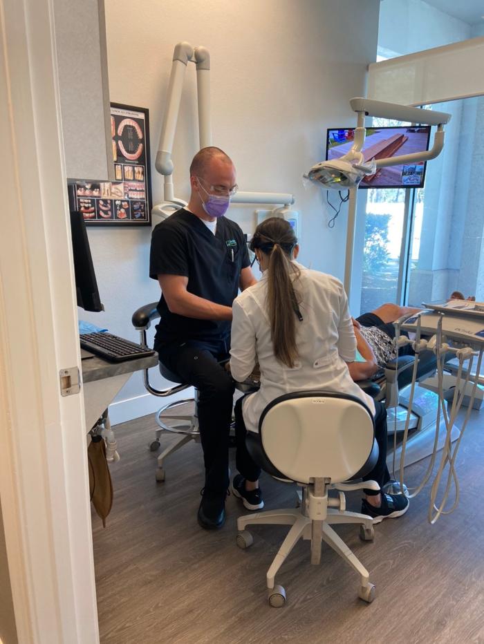 Elite Dental Care Image