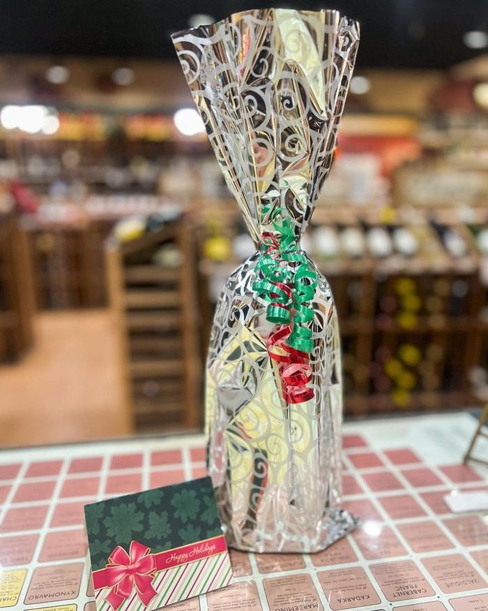 T & R Wines & Liquors Image