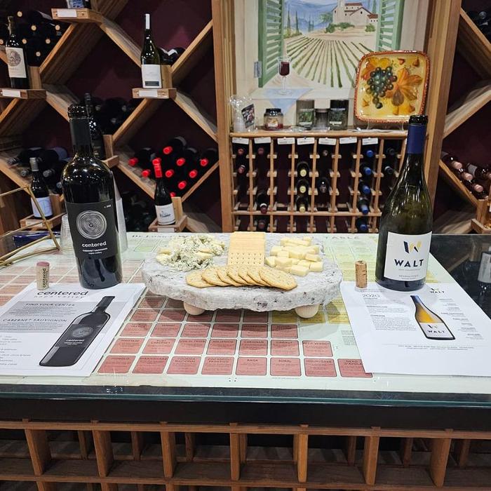 T & R Wines & Liquors Image