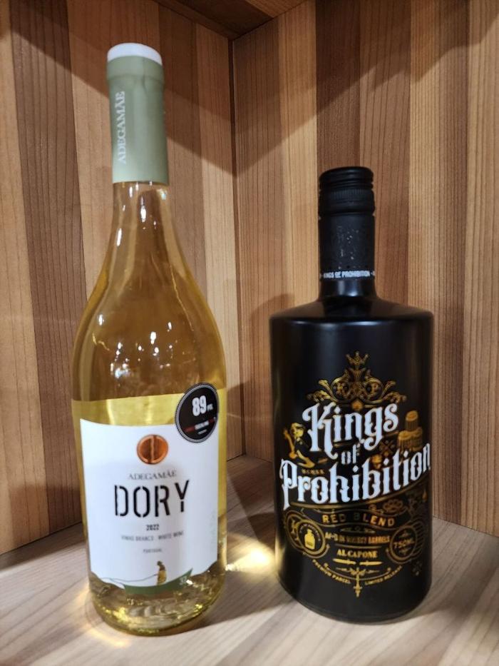 T & R Wines & Liquors Image