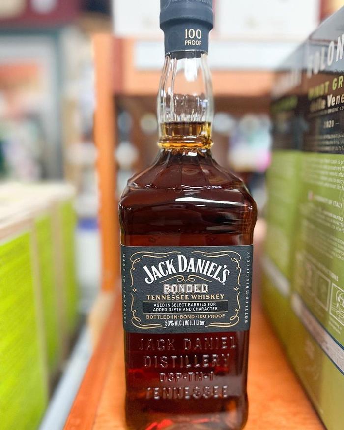 T & R Wines & Liquors Image