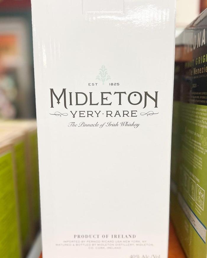 T & R Wines & Liquors Image