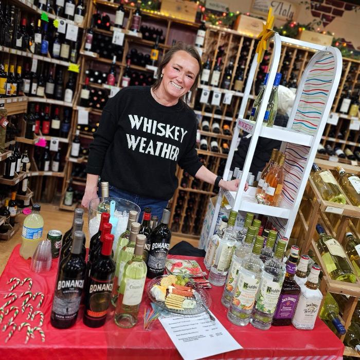 T & R Wines & Liquors Image