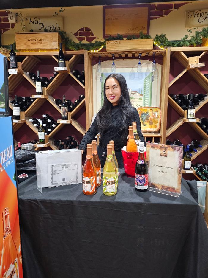 T & R Wines & Liquors Image