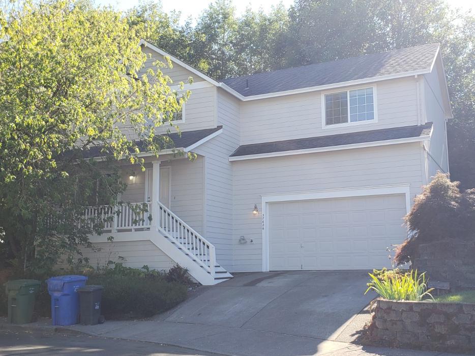 Monique Farinha , Premiere Property Group - Clackamas, OR