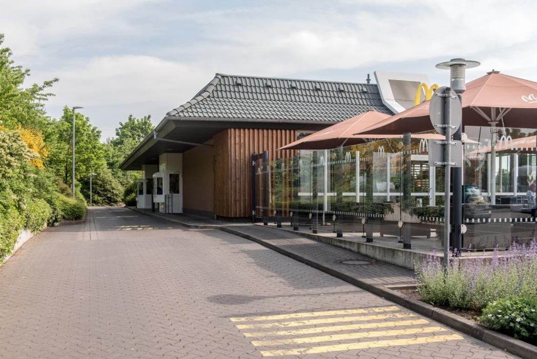 McDonald's, An der Autobahn in Buchholz (Aller)