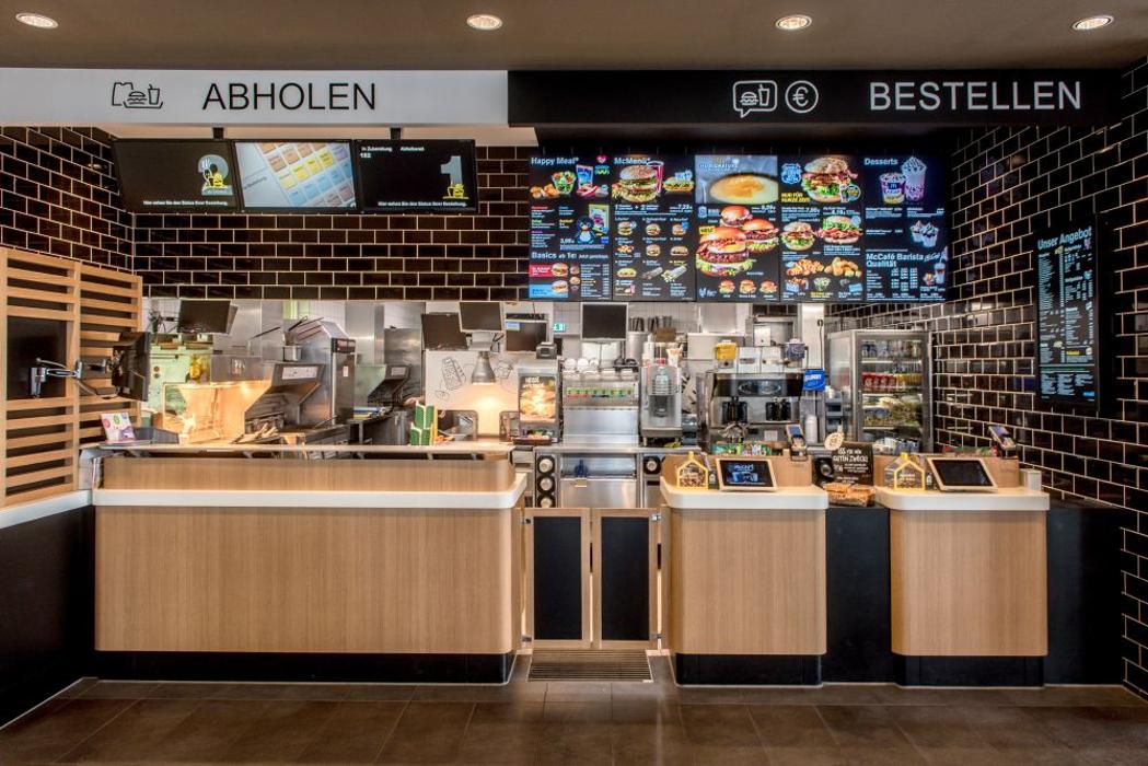 McDonald's, An der Autobahn in Buchholz (Aller)