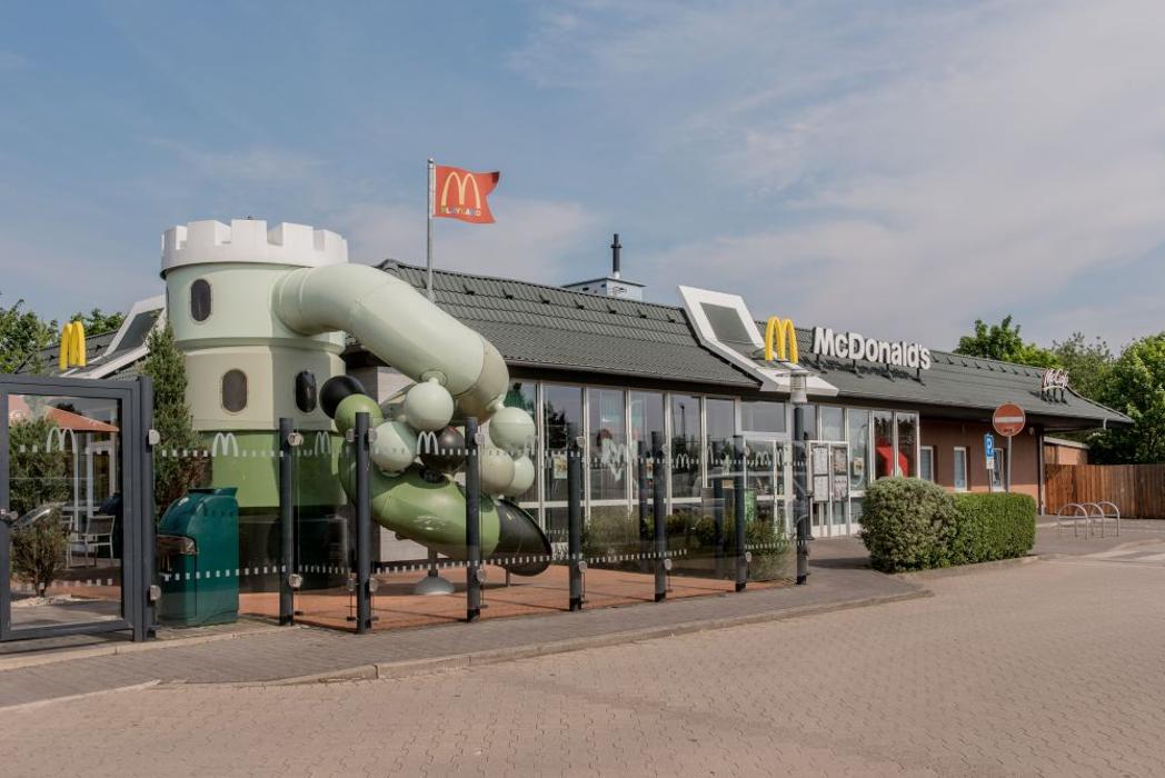 McDonald's, An der Autobahn in Buchholz (Aller)