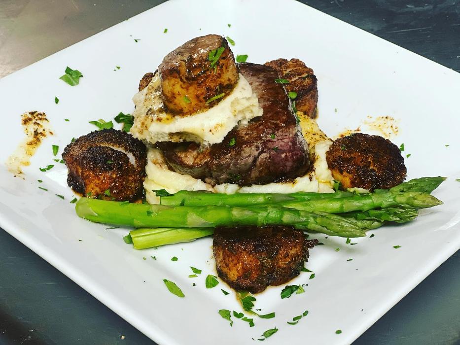 Dina's Bistro - Toms River, NJ