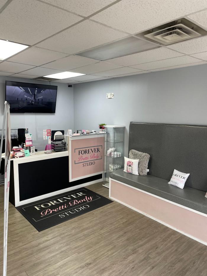 Forever Pretti Body Studio - Schaumburg, IL
