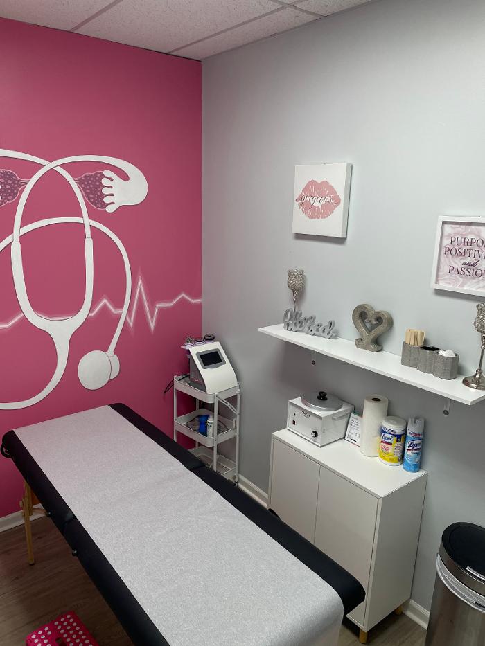 Forever Pretti Body Studio - Schaumburg, IL