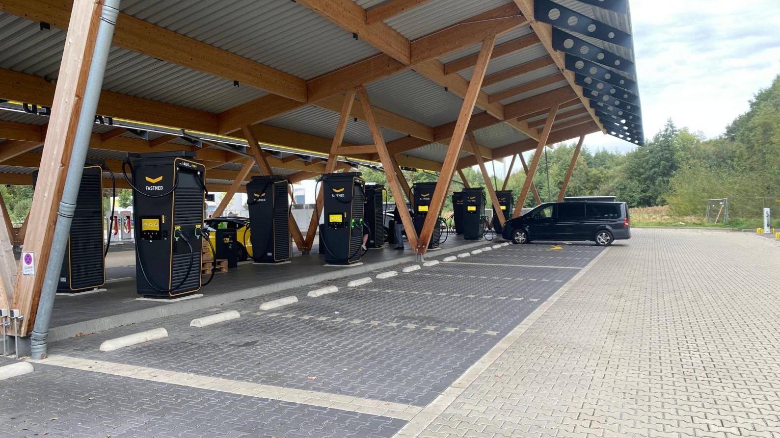 Fastned Charging Station, Zum Jägerhof in Hilden