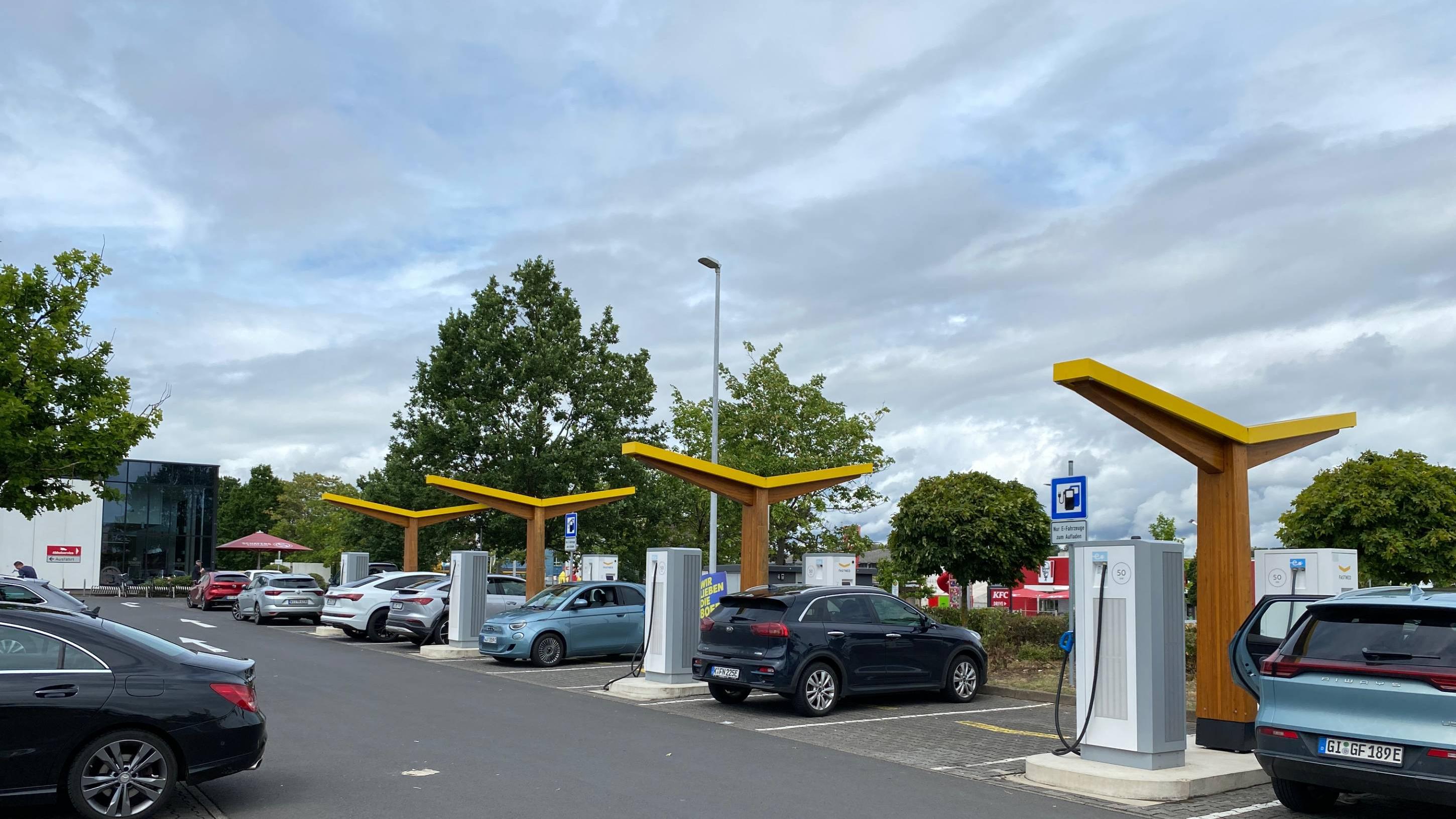 Fastned Charging Station, Fernie-Straße in Gießen