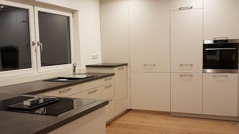 Grau Die Schreinerei. Der Einrichter, Talstraße in Großbottwar